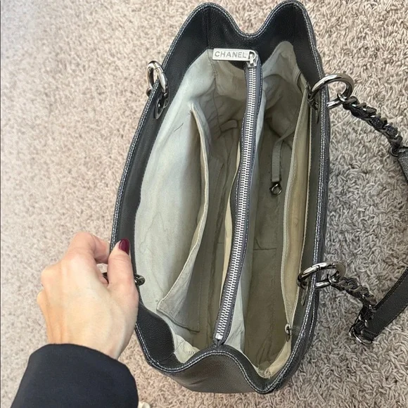 Chanel Gray Quilted Shoulder Bag - Picture 3 of 16